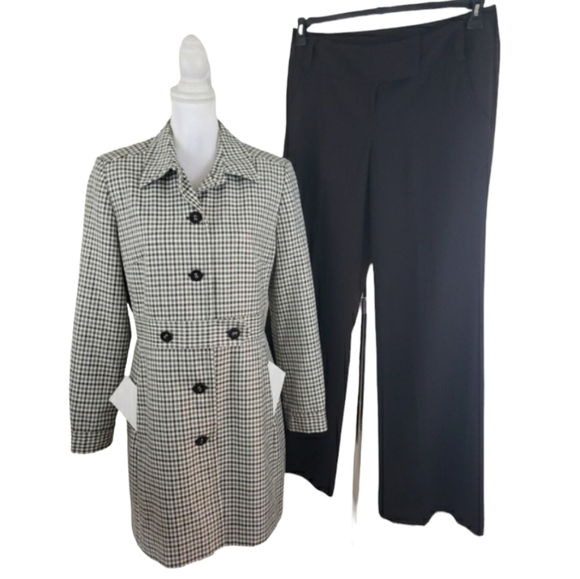 Signature by Larry Levine~Woman Size 12~White/Brown Pants/Suit with Long Blazer - Picture 1 of 16